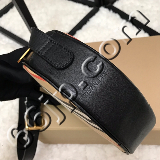 バーバリーバッグ素材ディテール